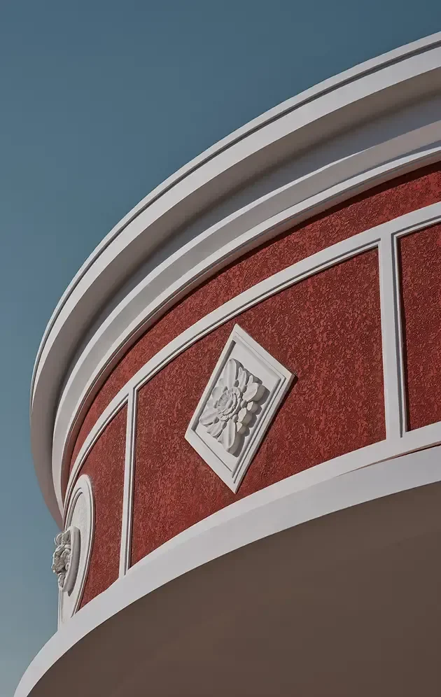 Published palace facade · geometry and colour to observe during the recce